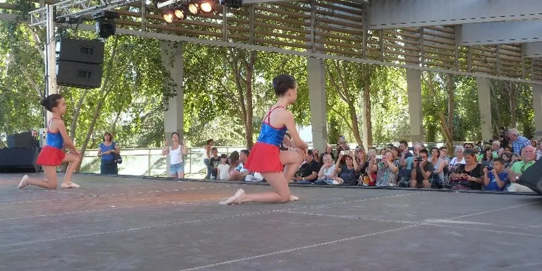 Adanubi mostra les seves coreografies per Festa Major