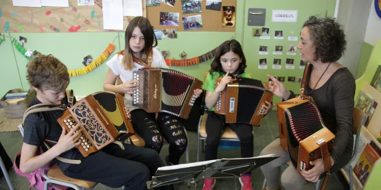 L'Escola Folk del Pirineu farà classes conjuntes a aprenents per fomentar que es creïn nous grups