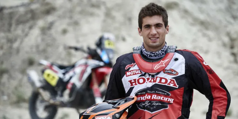 Dakar 2021: Benavides guanya en motos, i Sainz es complica la vida