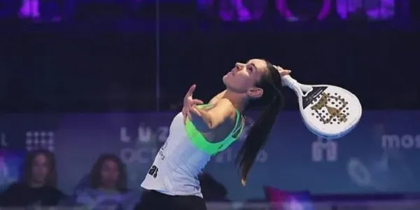 La palista Anna Ortiz, quarta classificada en el Torneig Internacional de Pàdel de Rússia