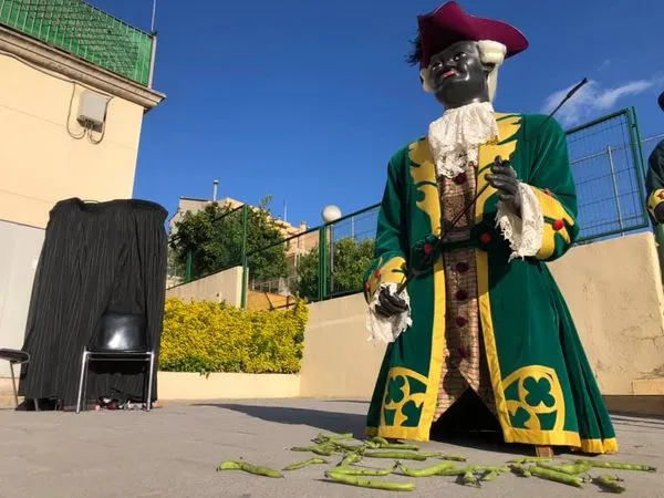 S’adapta la visita del gegantó Lladrefaves a la festa Major de Picamoixons
