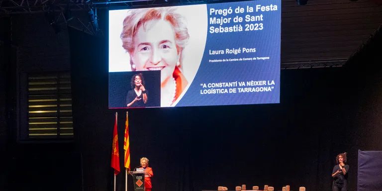 Laura Roigé posa en valor les inversions durant el pregó de la Festa Major d’Hivern de Constanti
