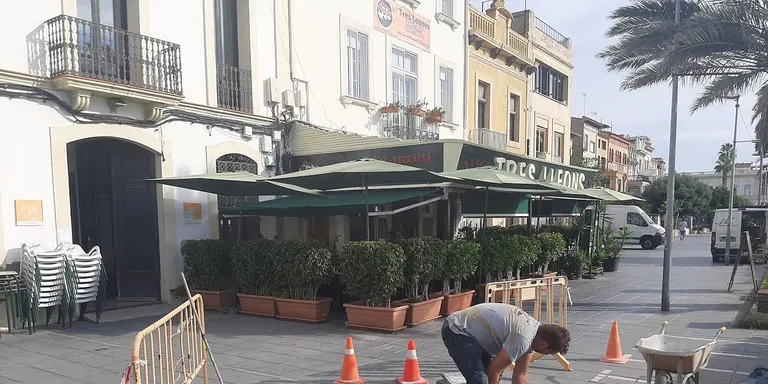 Comencen les obres per arranjar els pendents i millorar l’evacuació d’aigües pluvials als carrers Sant Jaume i Sant Pau