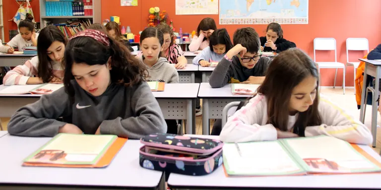 Un alumne de cinquè: “Per fi ens hem tornat a veure les cares amb tots els de la classe, l’últim cop va ser a tercer”