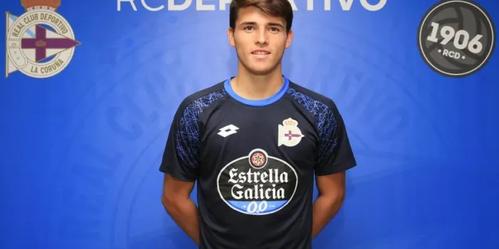 El futbolista arenyenc Arnau Campeny fa una valoració positiva amb el Deportivo de La Corunya ‘B’