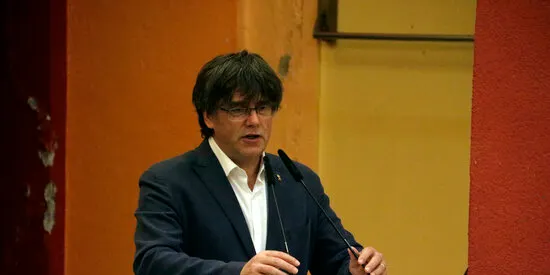 Partits i entitats independentistes convoquen concentracions davant dels ajuntaments a les 8 del vespre