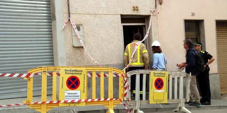 Rescatades dues persones i evacuades un total de 13 per l'ensorrament parcial del tercer pis d'un edifici a Sallent