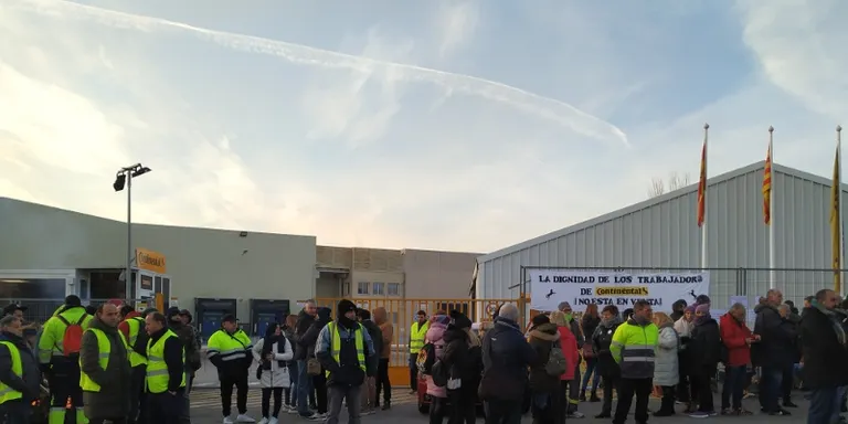 Tots els treballadors i treballadores de Continental van secundar la vaga d'ahir