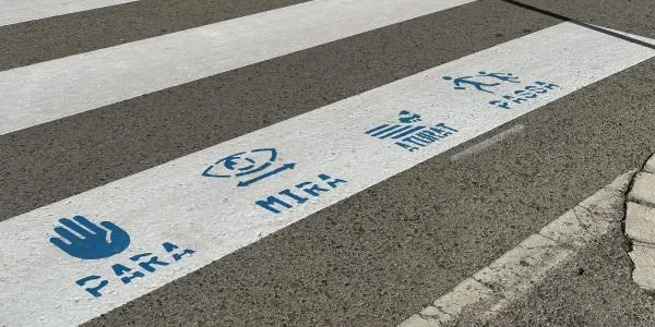Torredembarra estrena passos de vianants amb pictogrames per a persones amb TEA
