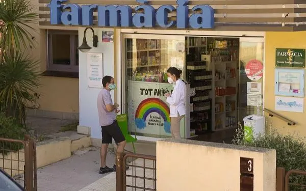 La farmàcia Domingo d'Altafulla, primer esgraó del sistema sanitari durant la pandèmia