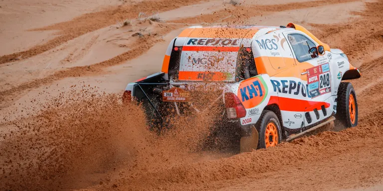 Isidre Esteve guanya una posició i és 25è al Dakar a dues jornades del final