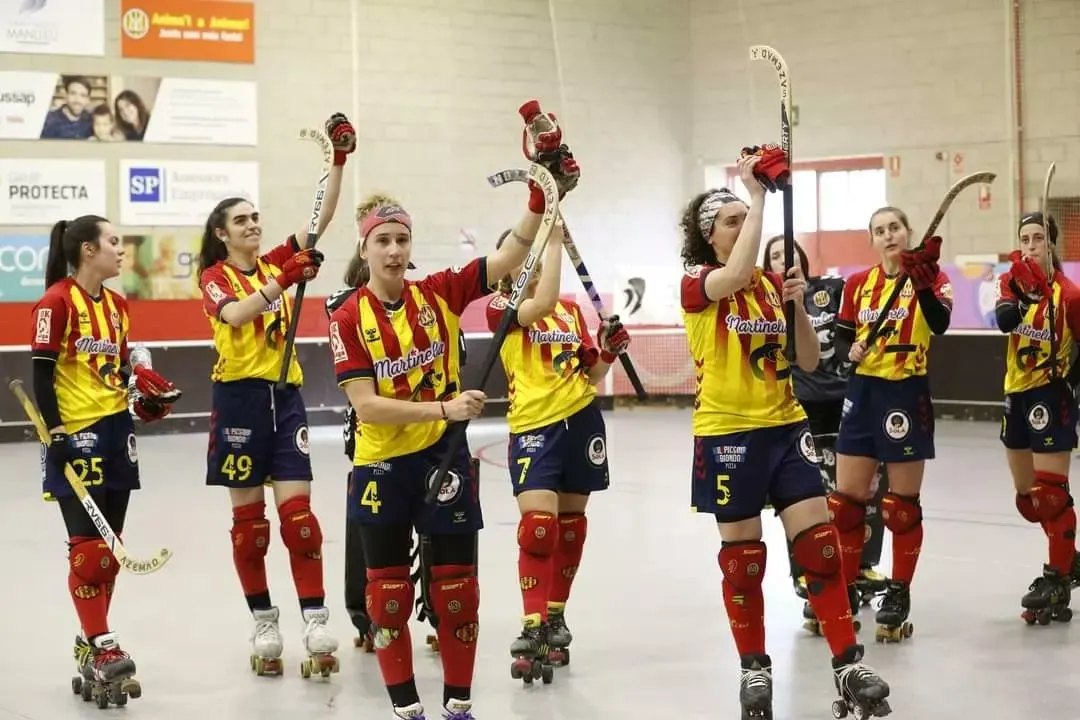 El CP Manlleu aixeca la tercera Copa de la Reina