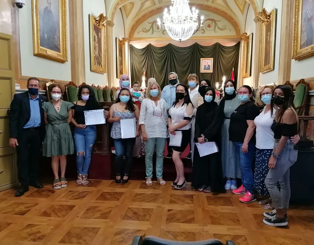 L’Ajuntament de Valls lliura els certificats d’acollida a 25 dones nouvingudes