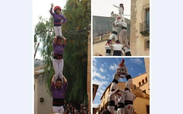 Els Castellers d'Altafulla commemoren els 50 anys reproduint la primera actuació de la colla