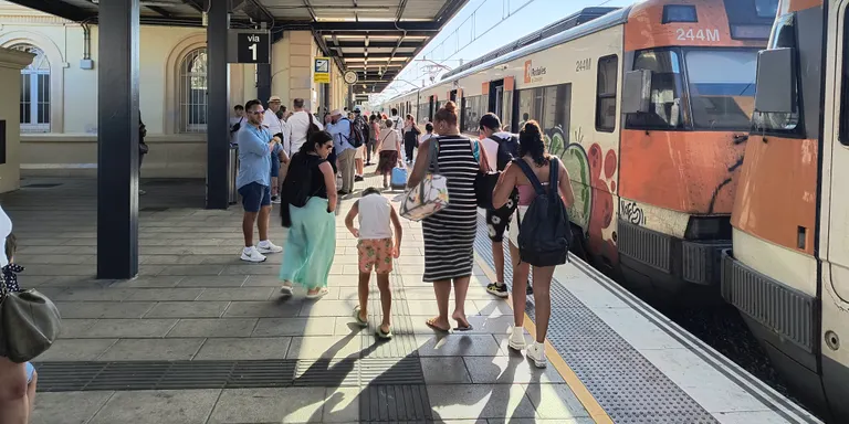 El Consell Comarcal del Maresme reclama un calendari d’inversions per "resoldre les deficiències estructurals" de l'R1