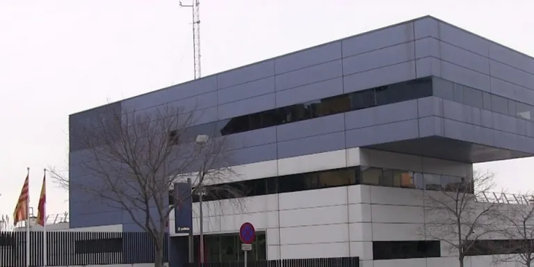 Detingut un rubinenc de 46 anys per dos robatoris a domicilis