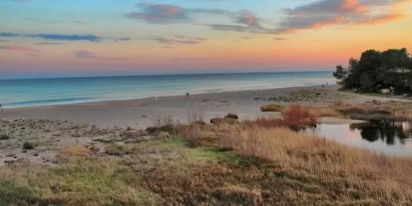Mor un home a la platja de l’Estany Gelat de Mont-roig del Camp