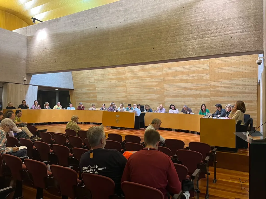 Mollet congela la majoria de taxes municipals per al 2027 i apuja un 2% l’IBI i l’aigua