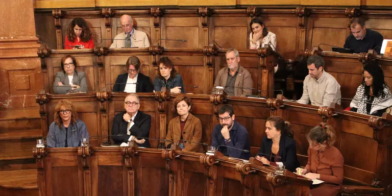 El ple de Barcelona aprova provisionalment les ordenances fiscals del 2026 amb els vots del PSC, BComú i ERC