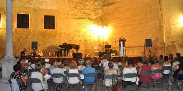 Fonxo Blanch: "La Nit de Piano i Poemes té una resposta dèbil i injusta"