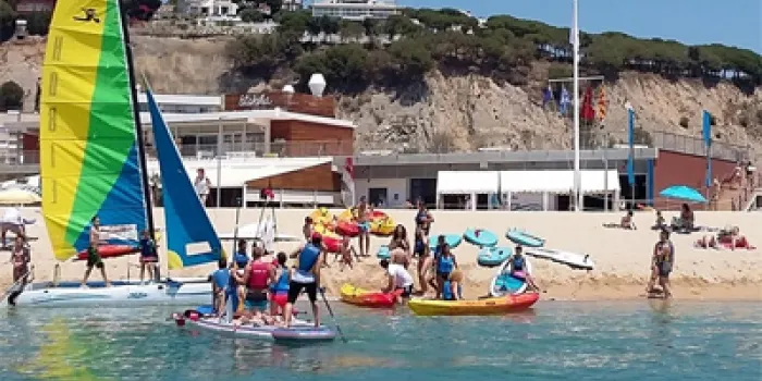 La base Nàutica d'Arenys ha augmentat l'oferta d'activitats aquàtiques que ofereix a la vila, inclososa la col·laboració amb centres educatius
