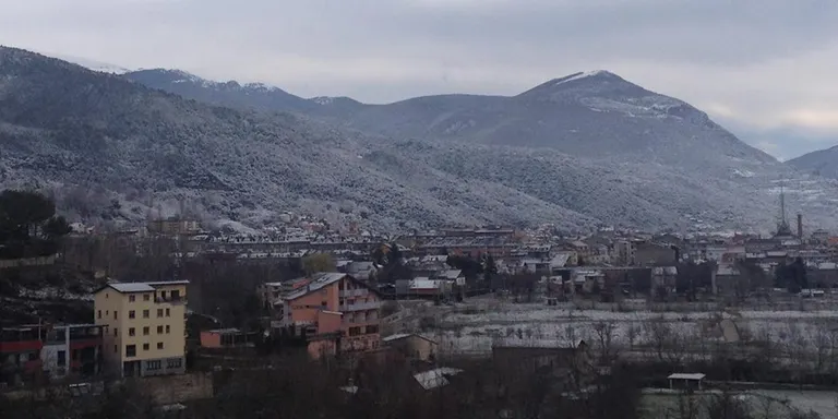 La Seu d'Urgell acomiada amb una nova nevada l'hivern més blanc dels darrers anys