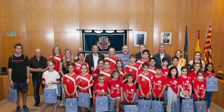 L’alcalde de Cambrils felicita el Club Tennis Taula Cambrils pels seus èxits en una recepció