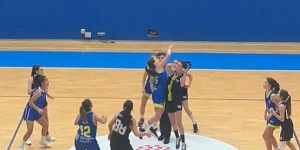 El Cadet ‘A’ femení del CB Altafulla – BBG celebra la primera victòria del curs davant el CBT Salle (45-47)