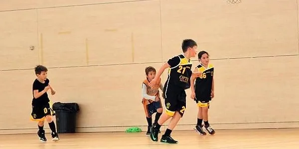 El Mini Femení del CB Altafulla guanya al Vendrell i l’Infantil Masculí tuteja al líder Salou