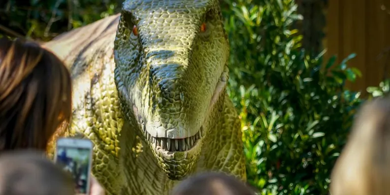 La magia de Dinosaurs Tour llega a COPE Utrera (98.1 FM)