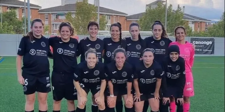 Primer partit de l'FC Pirineus com a local, contra el Base Montcada