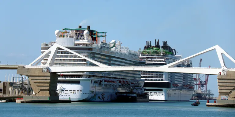 Collboni obre la porta a eliminar alguna de les terminals de creuers