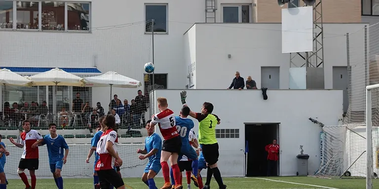 El Rubí s'obliga a guanyar els tres partits que li resten