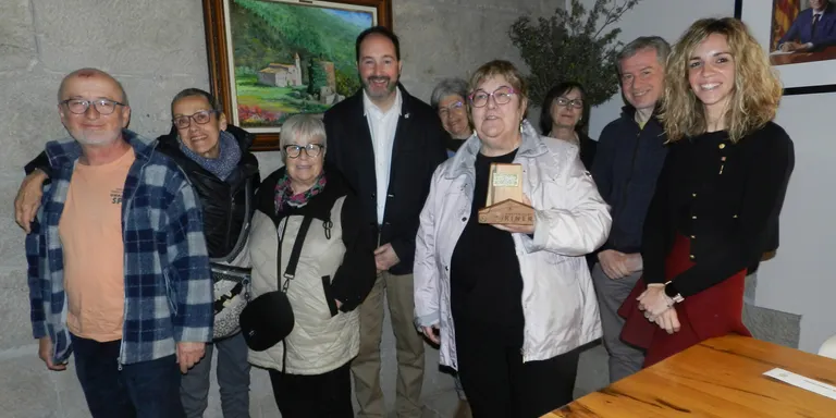 La Coral La Fònica de Freixinet rep el guardó L'Abella Rinerenca en el marc d'una Fira de la Mel multitudinària