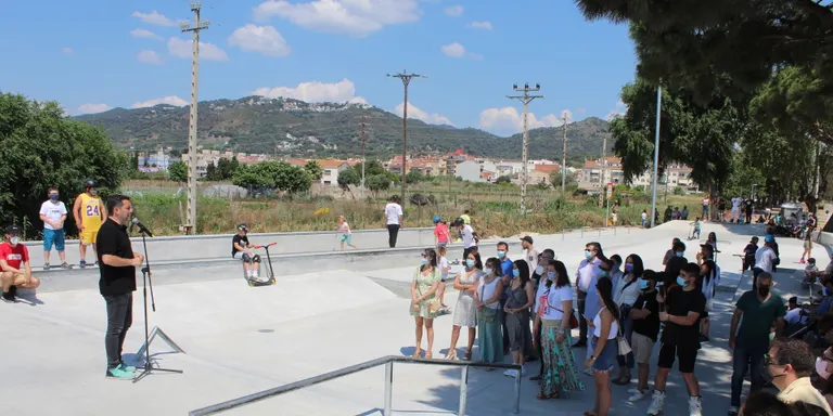 Pineda viu una jornada festiva i participativa en la inauguració de l'skatepark