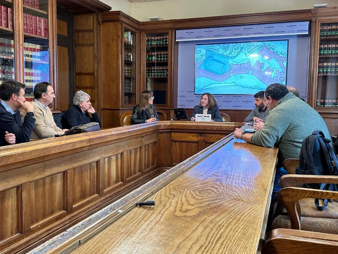 EL AYUNTAMIENTO DE IRUN Y LA DIPUTACIÓN FORAL DE GIPUZKOA SELLAN EL DISEÑO DE TXENPERENEA Y ACTIVAN LA SOLUCIÓN DE PLAIAUNDI