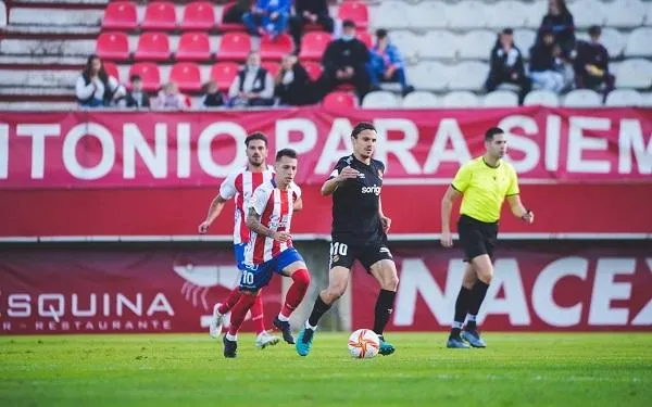 Víctor López penalitza la manca d’ambició del Nàstic (1-0)