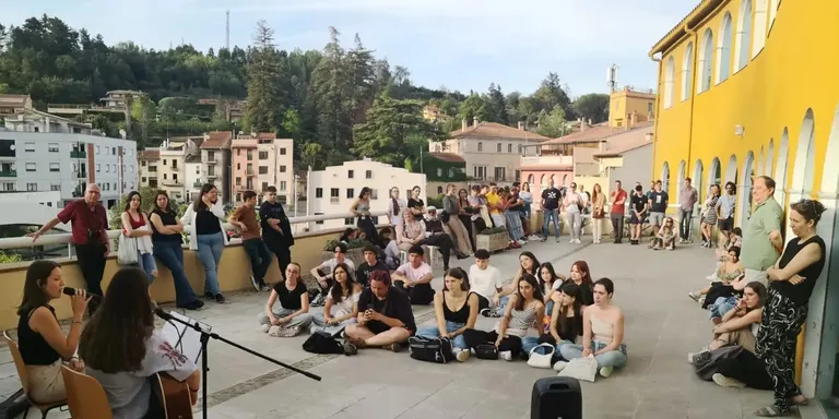 Més d’un centenar de persones visiten el surrealisme de l’artista i professor Antoni Torres Molina