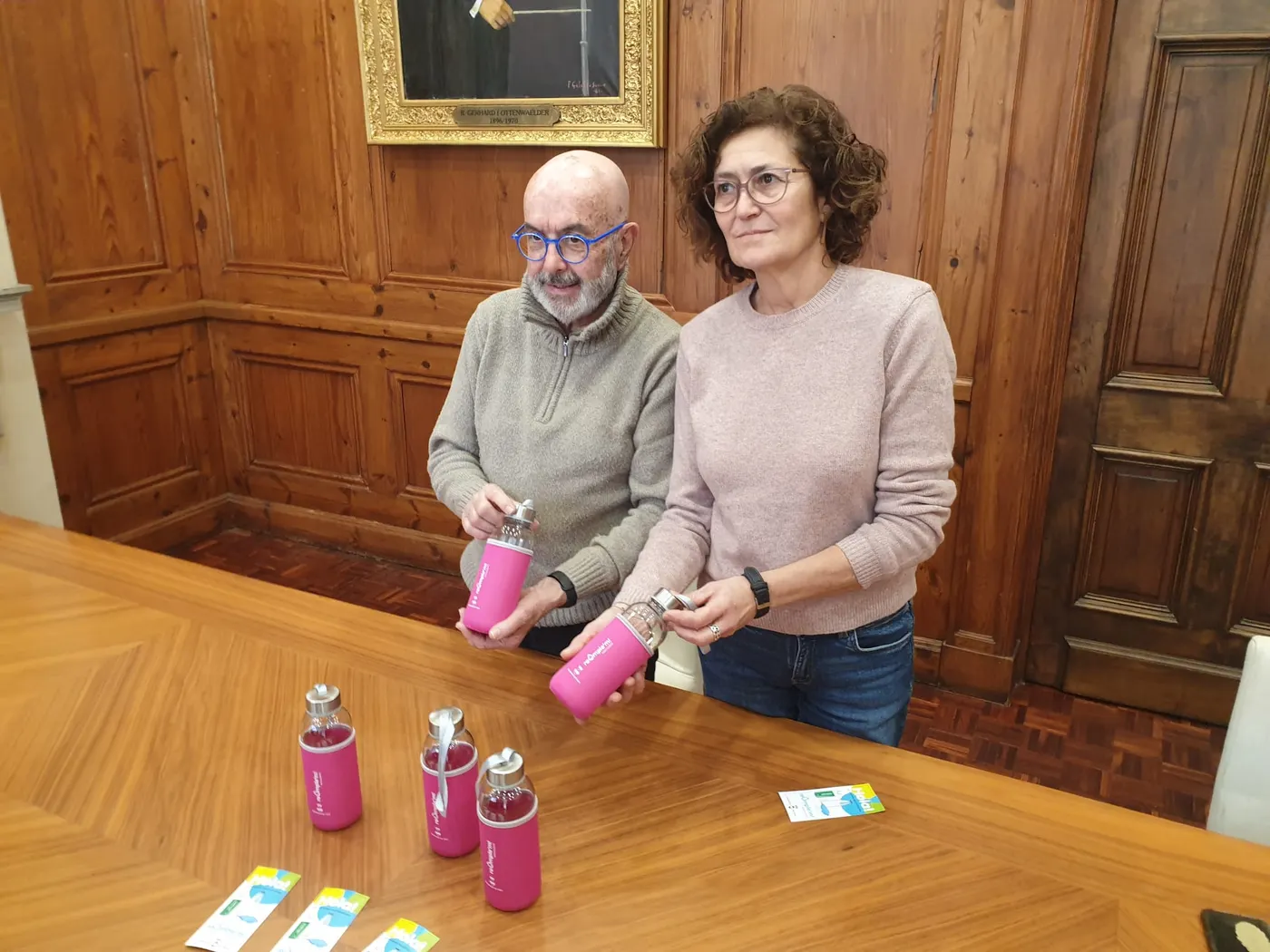 Valls impulsa la campanya ‘Reomple’m’ per fomentar l’ús d’ampolles reutilitzables