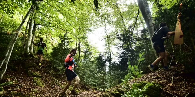 Martí Làzaro, campió sub23 de la XL Trail Bisaura, i Lluna Martí, 3a sènior