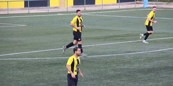 El CE Altafulla cau amb un home menys davant la UE Valls ‘B’ (4-2)