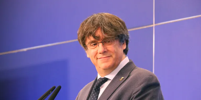 Puigdemont presenta formalment la seva renúncia a l'acta de diputat del Parlament