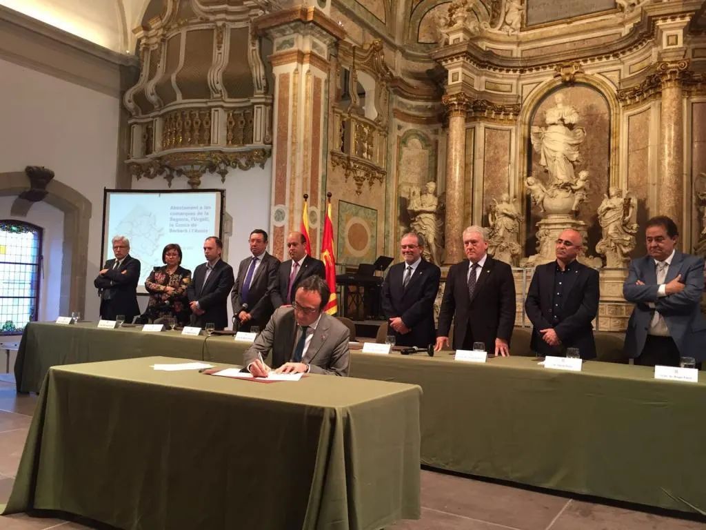 Celebració gran, i merescuda, de les noies del Ferrolan Vòlei després de guanyar el Sant Boi