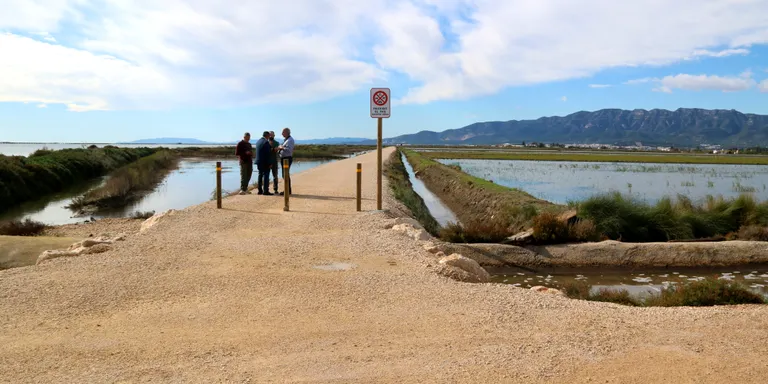 El Govern farà més guardes al frontal del Delta i recreixerà els camins de sirga del riu per crear un arc de protecció