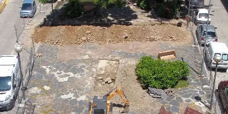 Excavació al Pati Palau a la recerca d'una muralla del S.XIII