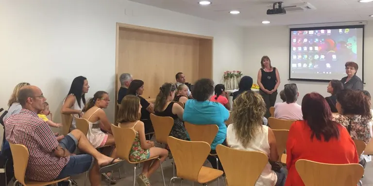 Es busca voluntariat per contagiar el gust per la lectura