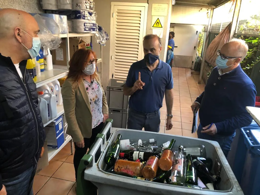 L’Ajuntament activa una campanya per a promoure el reciclatge d’envasos de vidre a l’hostaleria