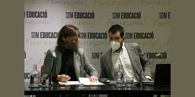 Educació retira el concepte 'en procés d'assoliment' i redueix les hores de gestió autònoma