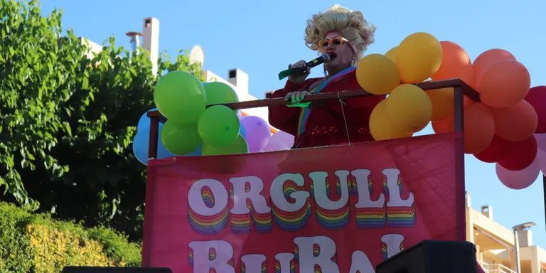 Las Divinas porten el seu espectacle 'Enchanté' a la Sala Muntaner