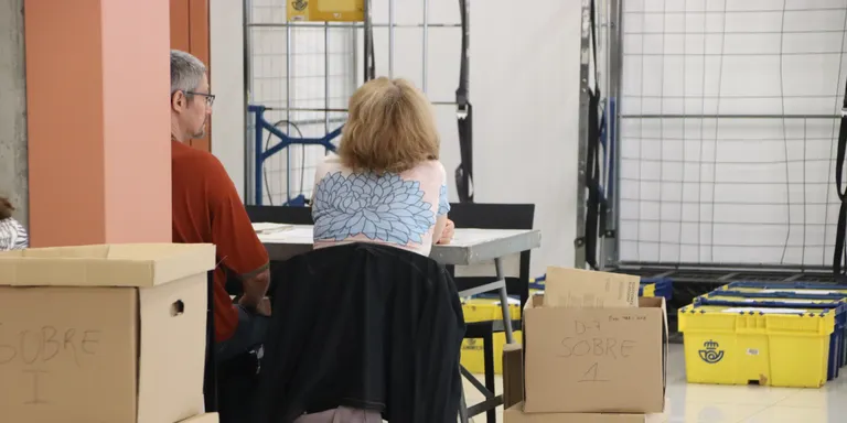Comença el recompte de vots de les eleccions municipals a la ciutat de Barcelona